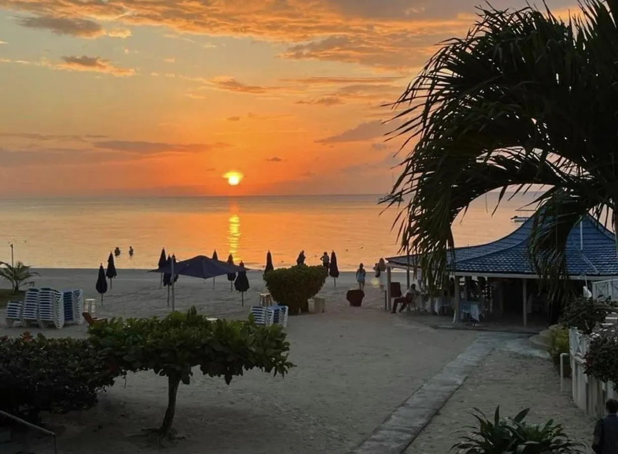 Seacret Studios - Cozy Jamaican Retreat Apts Negril